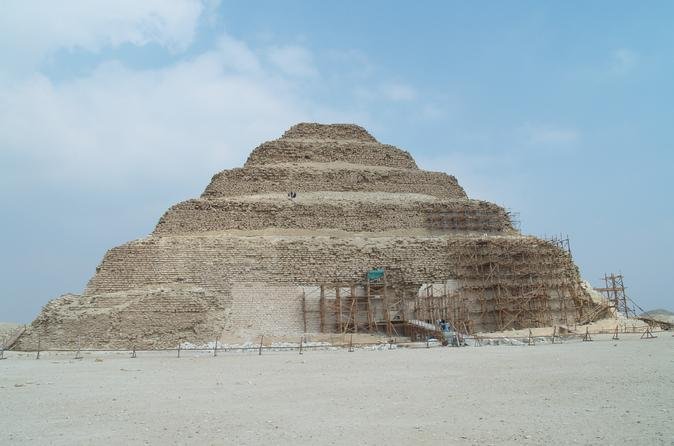 Saqqara and Pyramids and Egyptian museum Cairo day tour