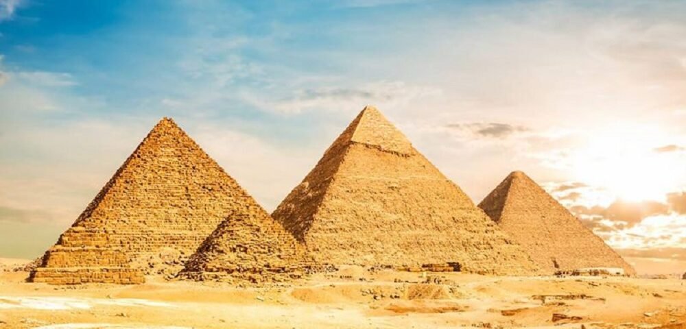 pyramids_Giza_Egypt 