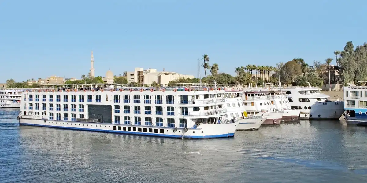 3 Night Nile cruise Aswan to Luxor including Abu simple temple and Luxor hot air balloon