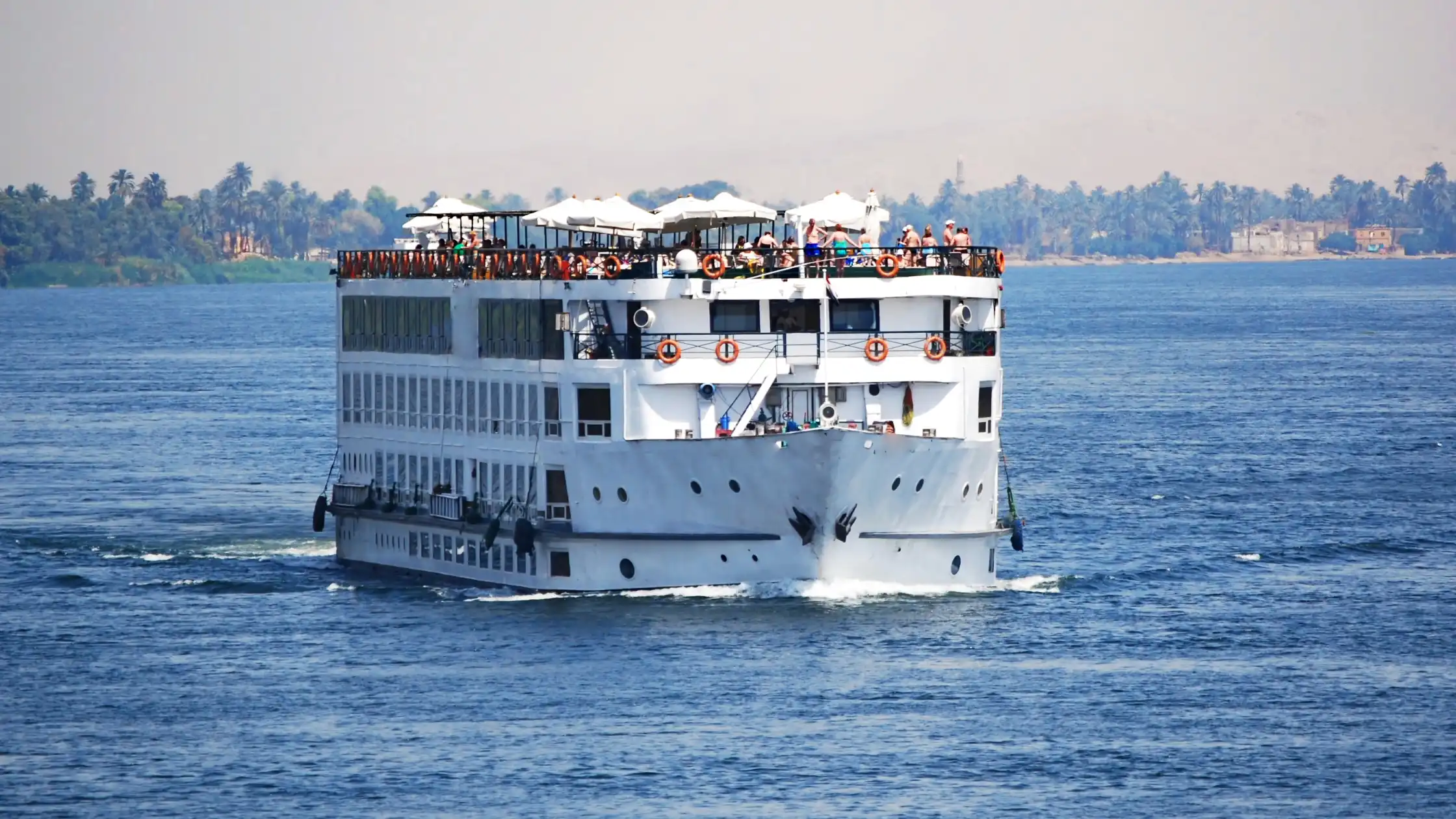 4 Night Nile cruise from Luxor to Aswan including (Abu simple temple & Luxor hot air balloon)