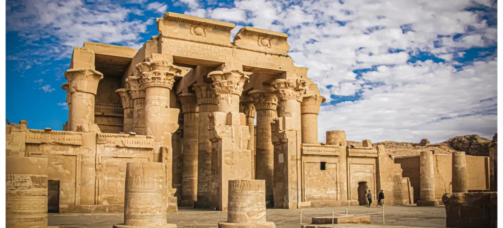 kom_ombo_temple_Aswan_Egypt