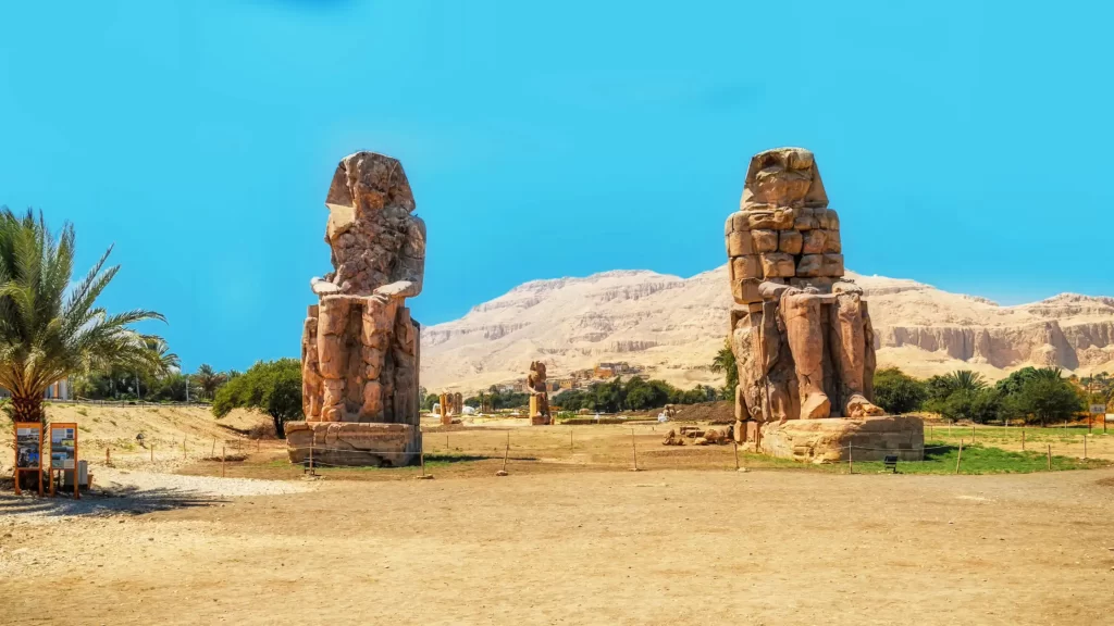 memnon_colossal_Luxor_Egypt