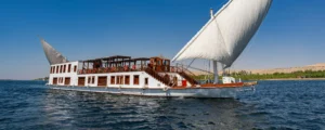 Dahabiya vs Nile Cruise :Which Delivers the Better Experience